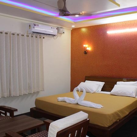 Golden Pride Hotel 카나카푸라 외부 사진