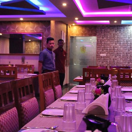 Golden Pride Hotel 카나카푸라 외부 사진