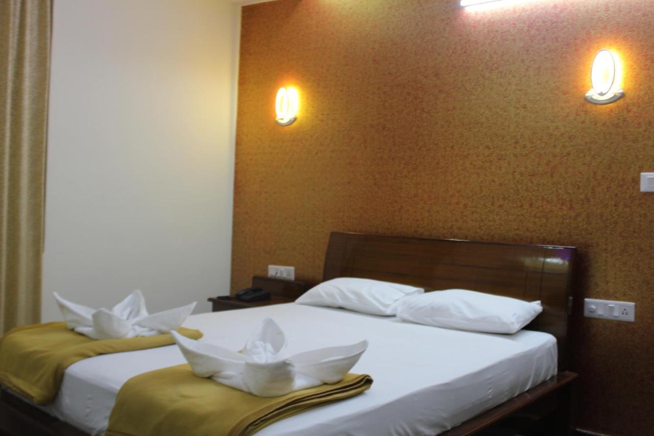 Golden Pride Hotel 카나카푸라 외부 사진