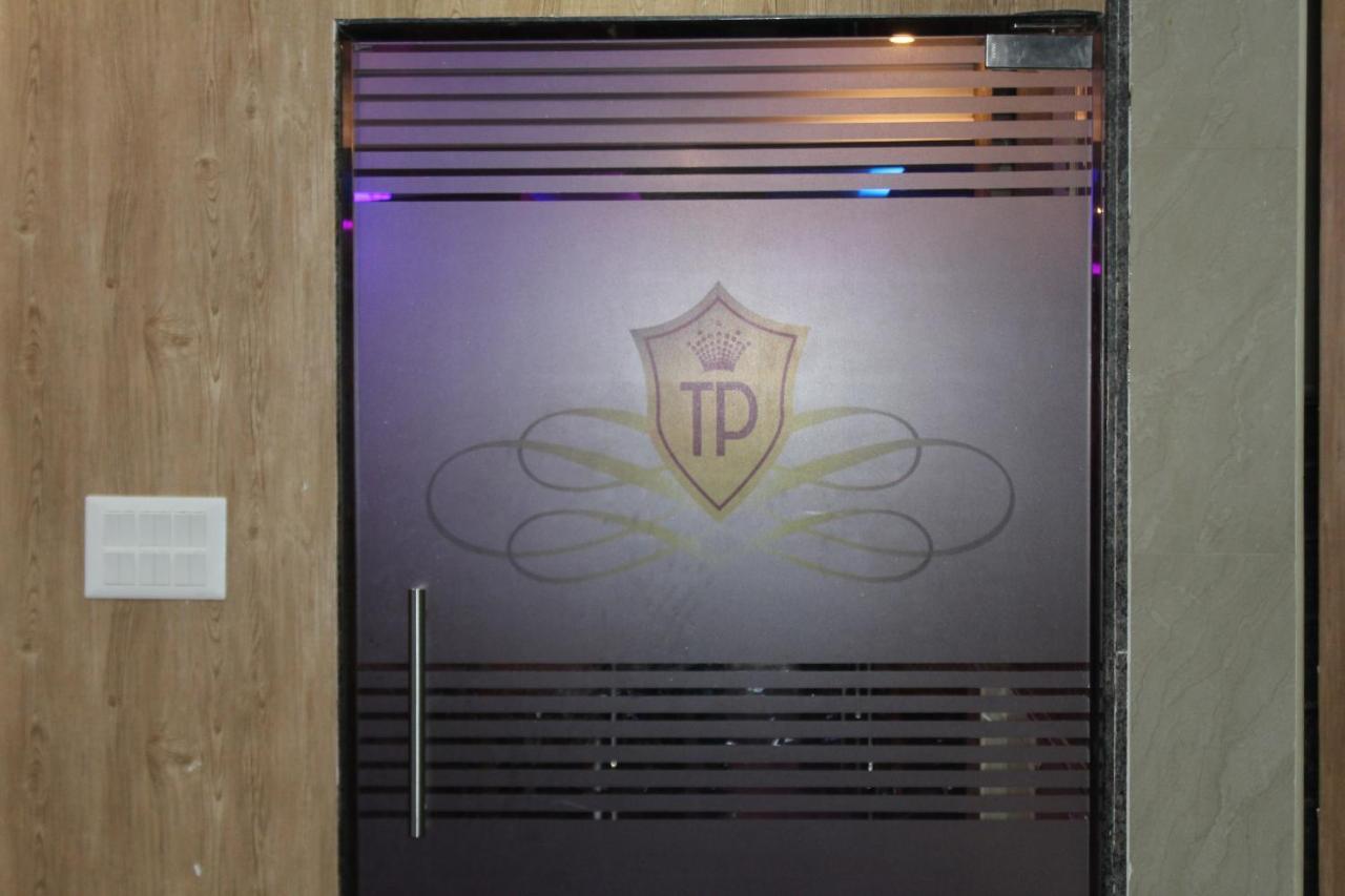 Golden Pride Hotel 카나카푸라 외부 사진