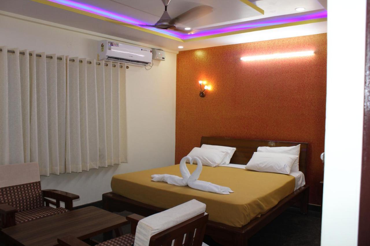 Golden Pride Hotel 카나카푸라 외부 사진