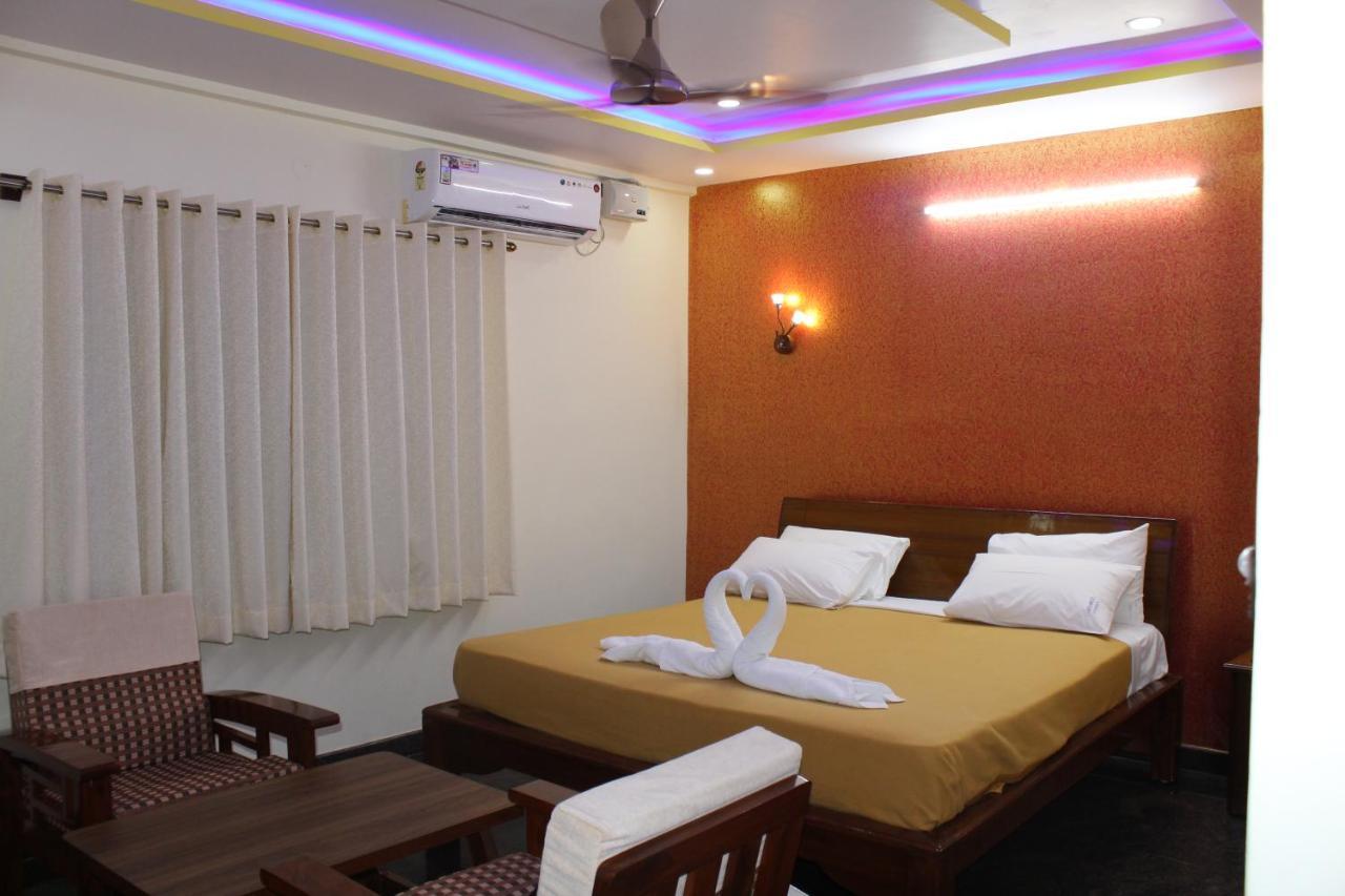 Golden Pride Hotel 카나카푸라 외부 사진