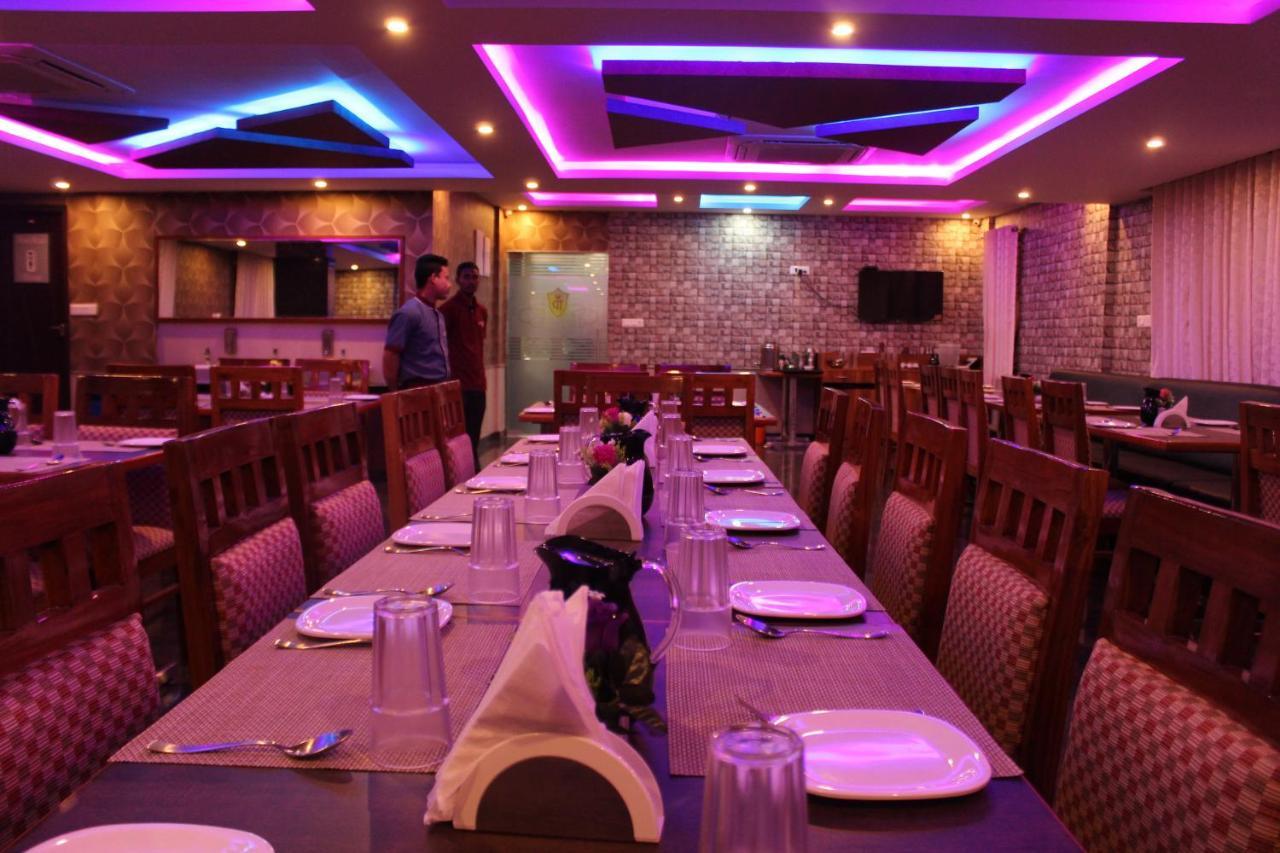 Golden Pride Hotel 카나카푸라 외부 사진