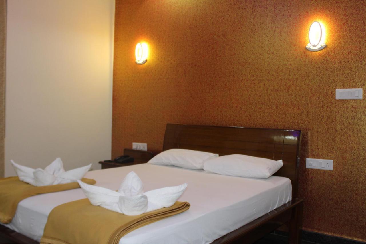 Golden Pride Hotel 카나카푸라 외부 사진